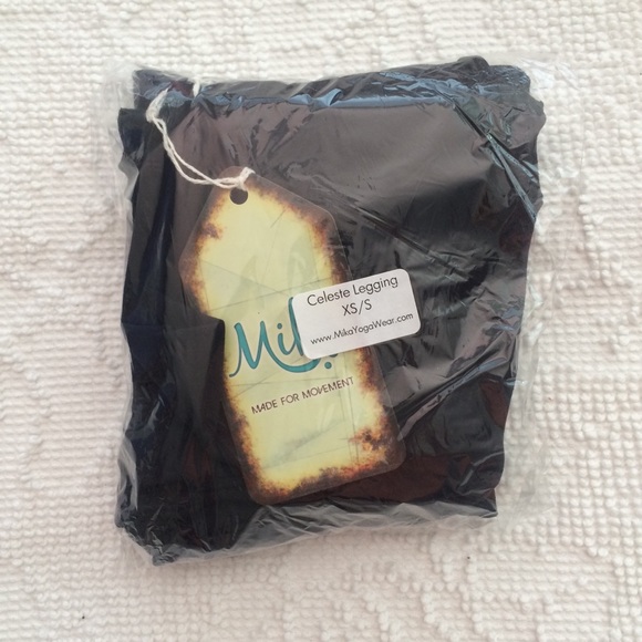 NWT Mika Yoga Wear Black “Celeste” Leggings XS/S - Picture 3 of 3